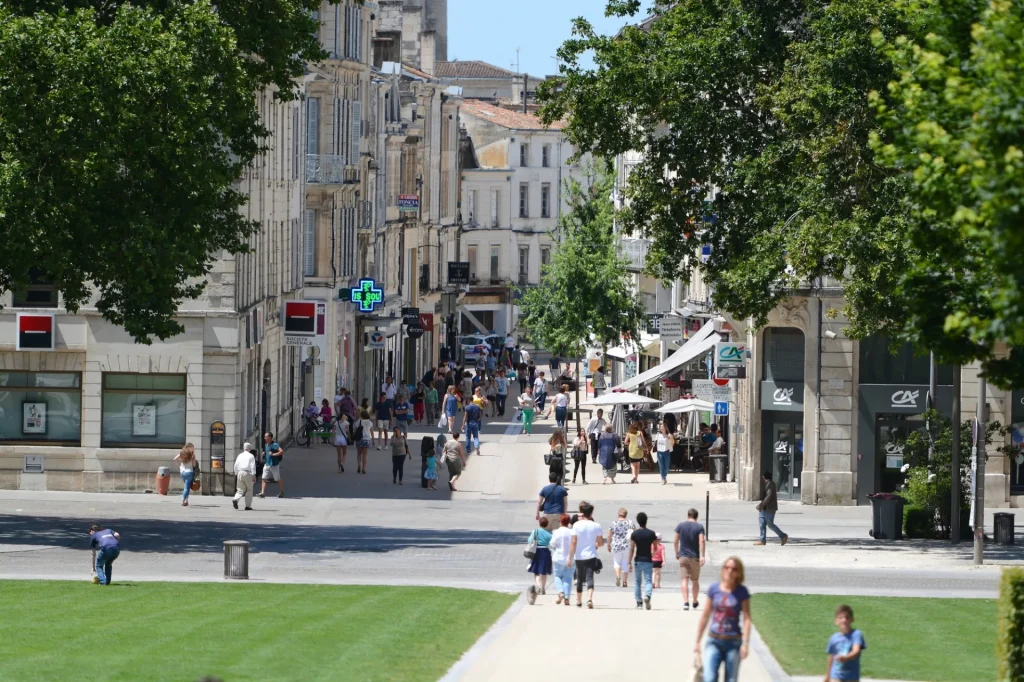 centre-ville-place-breche-niort-marais-poitevin