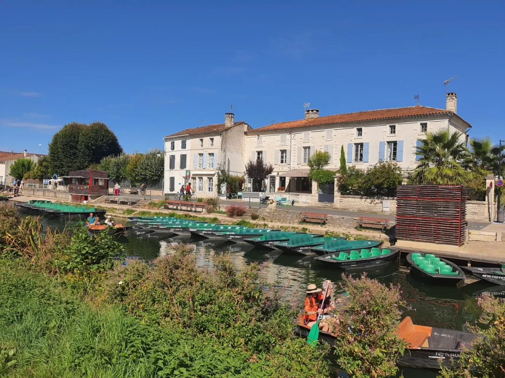 coulon-quai-barque-niort-marais-poitevin