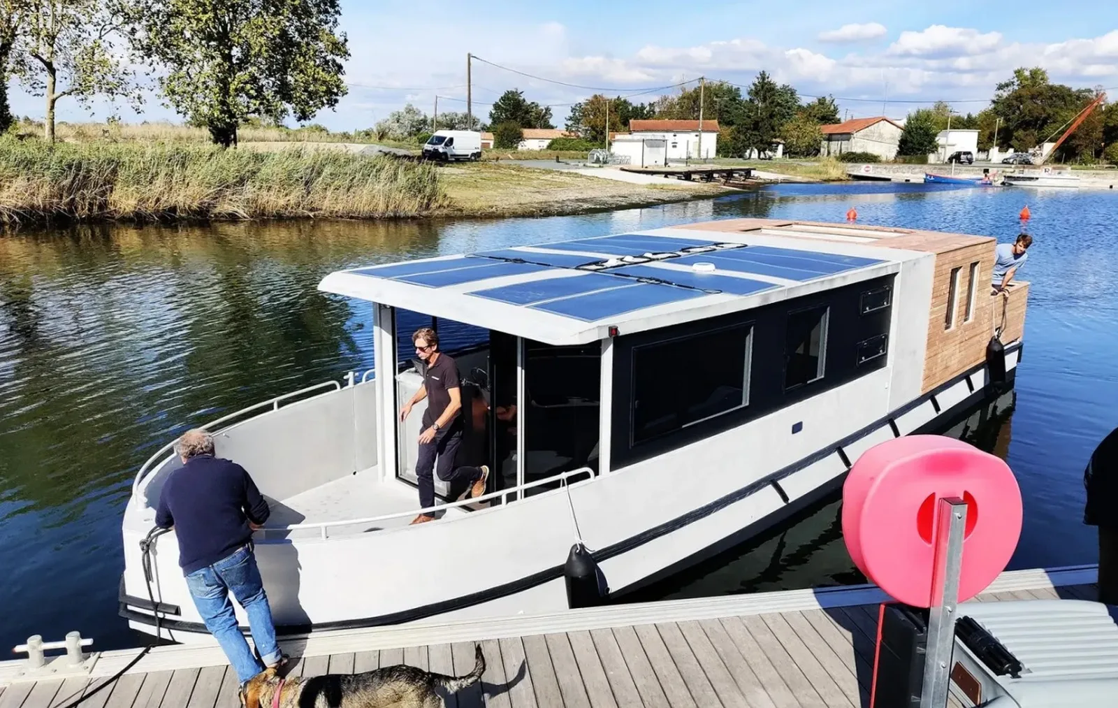 croisiere-en-bateau-habitable-port-boinot-niort-marais-poitevin