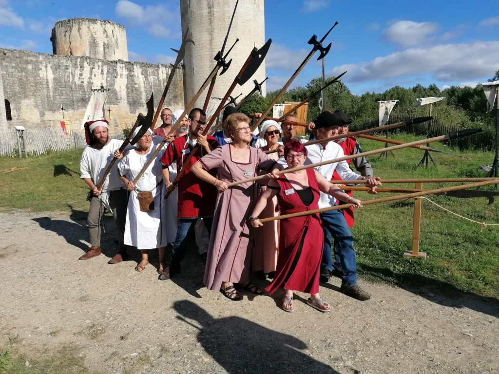 reconstitution-au-chateau-coudray-salbart-echire