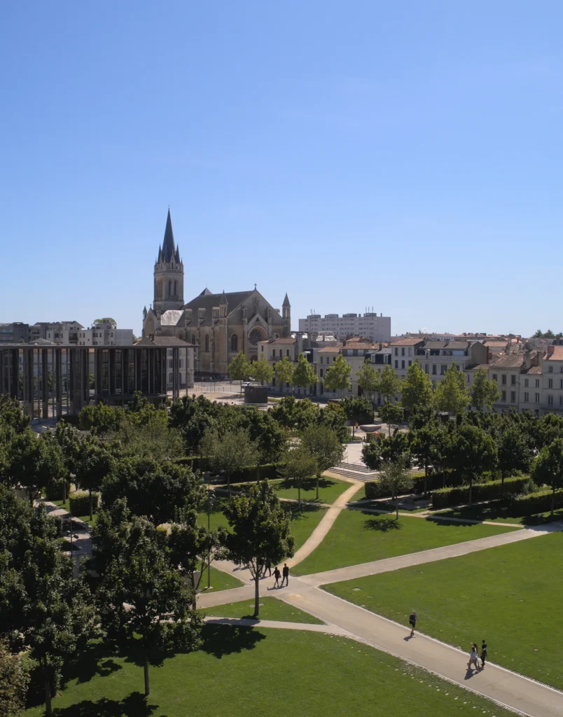 breche-vue-cinema-jardins-ilot-fraicheur-niort-marais-poitevin