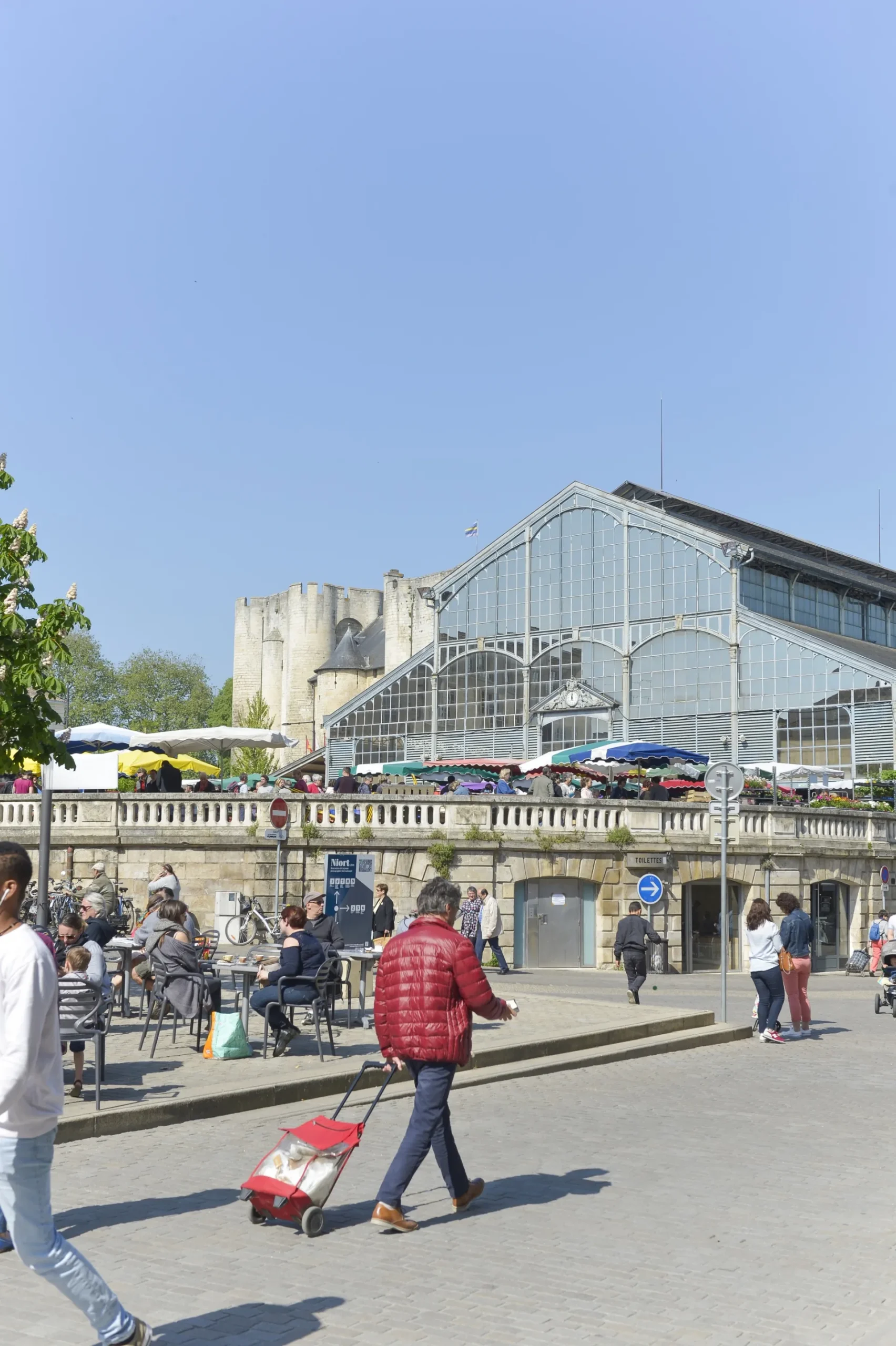 les-halles-commerce-niort-marais-poitevin