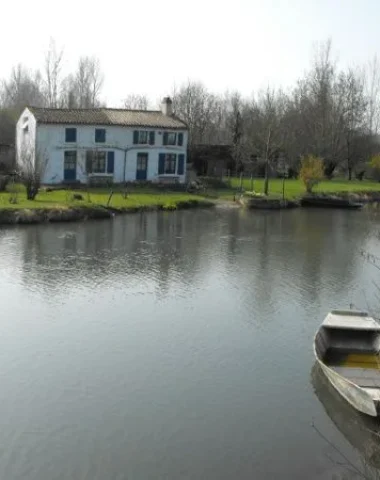 maison-aux-volets-bleu-coulon-niort-marais-poitevin