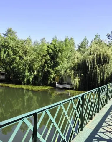 passerelle-metallique-sainte-pezenne-niort-marais-poitevin