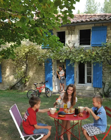 gite-et-location-de-vacances-famille-niort-marais-poitevin