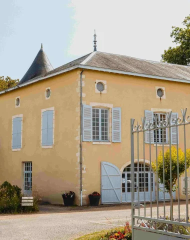 town hall-saint-symphorien-niort-marais-poitevin