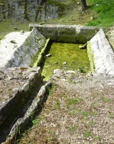 lavoir-saint-romans-des-champs-niort-marais-poitevin