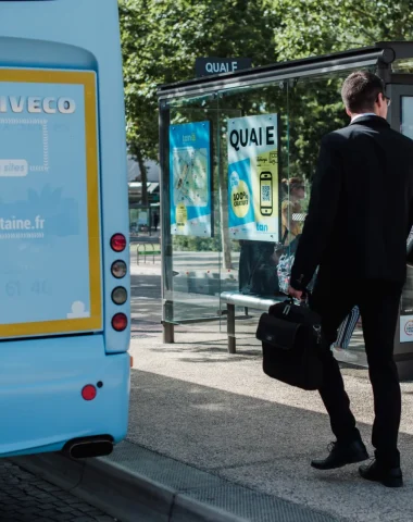 Reisen Sie mit dem Bus nach Niort-Marais-Poitevin